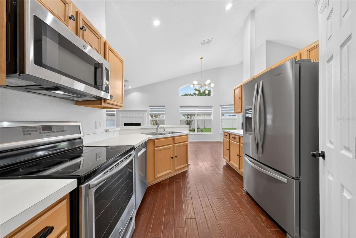 630 RIOMAR AVENUE — photo 15 of 35