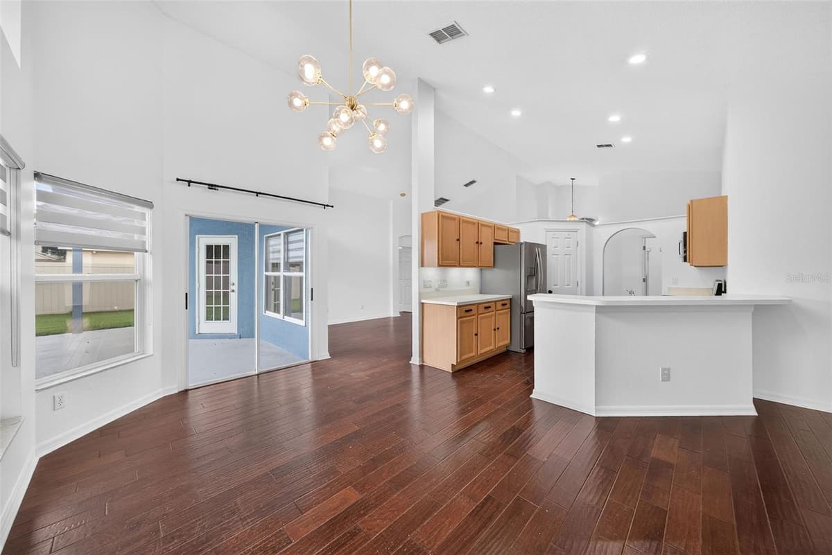 630 RIOMAR AVENUE — photo 11 of 35