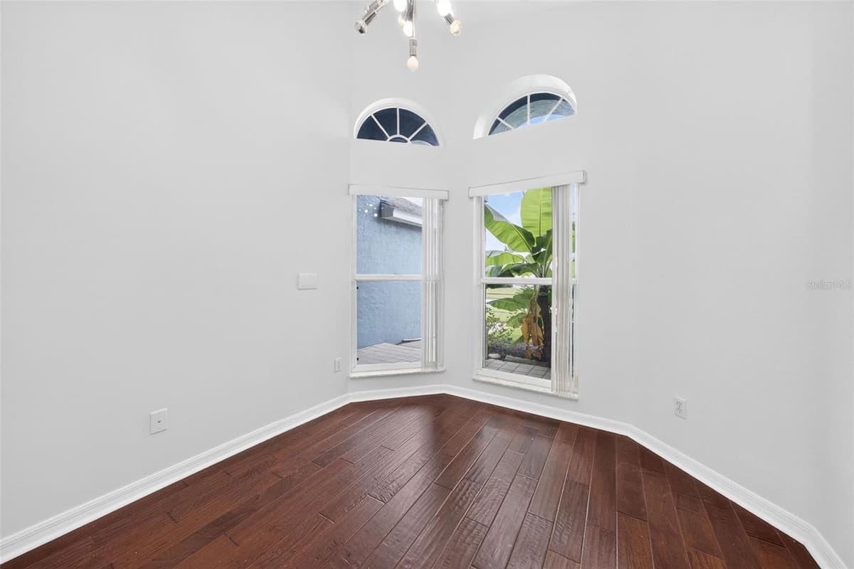 630 RIOMAR AVENUE — photo 18 of 35
