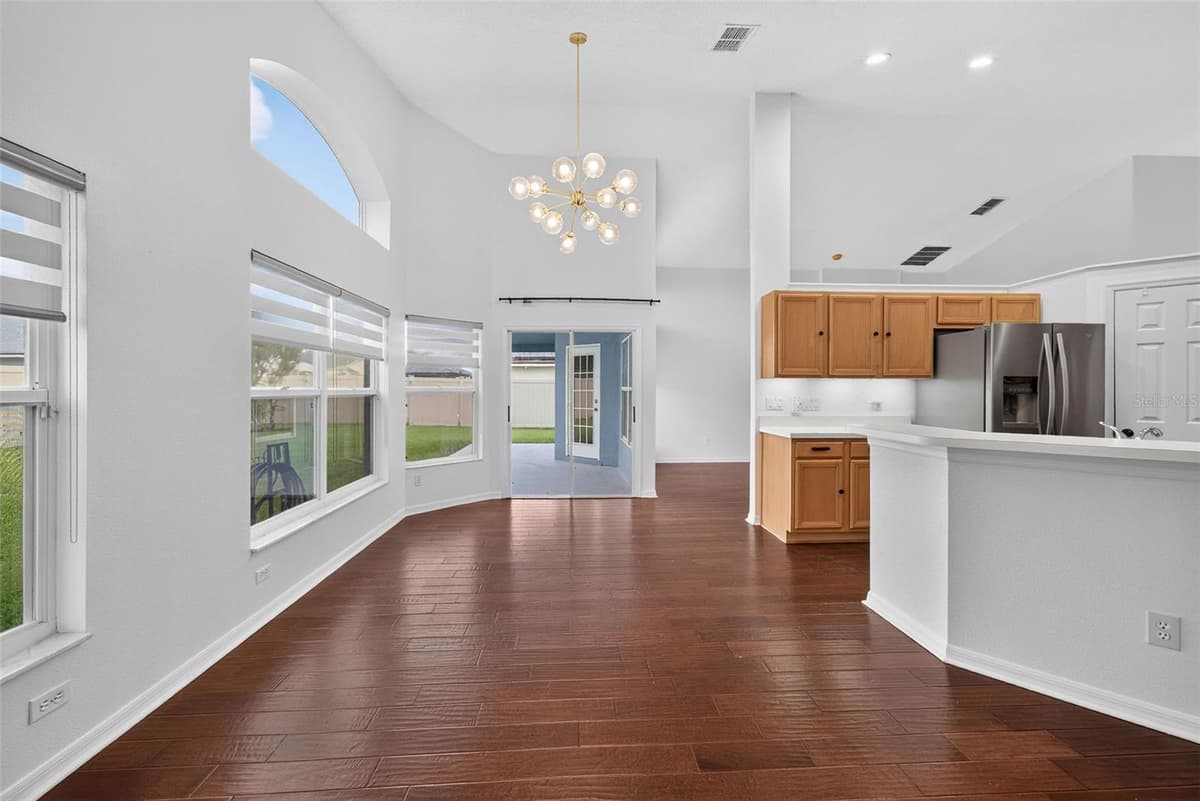 630 RIOMAR AVENUE — photo 17 of 35