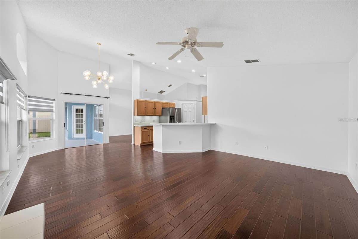 630 RIOMAR AVENUE — photo 9 of 35