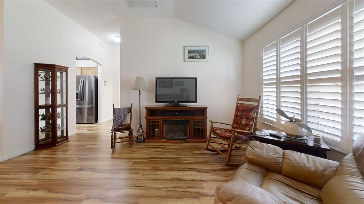 2706 MORVEN PARK WAY — photo 4 of 27