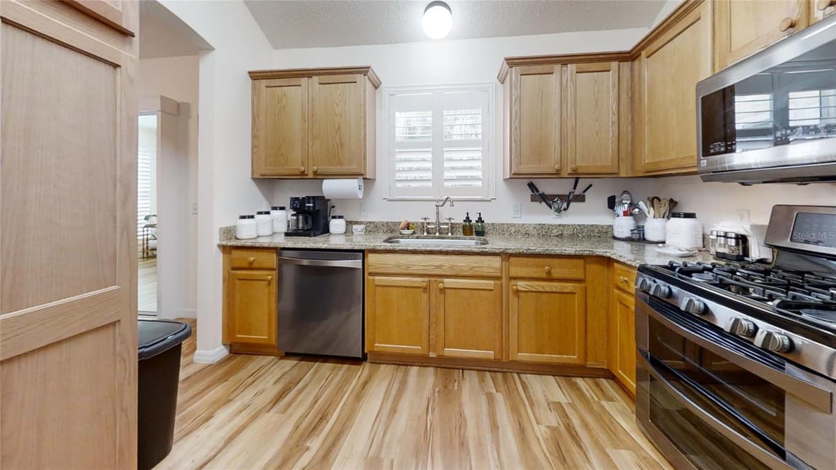 2706 MORVEN PARK WAY — photo 7 of 27