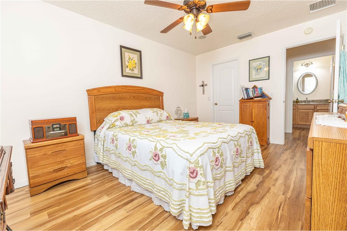 2706 MORVEN PARK WAY — photo 11 of 27