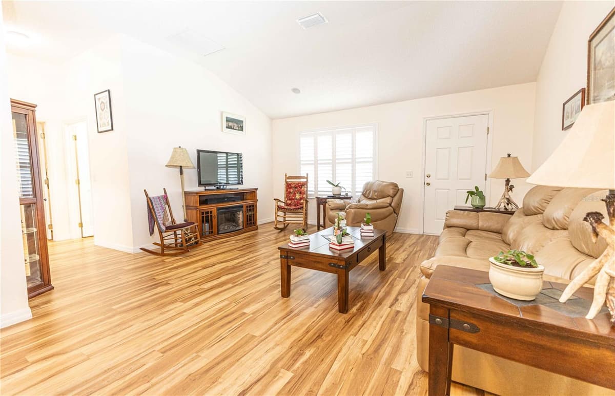 2706 MORVEN PARK WAY — photo 3 of 27