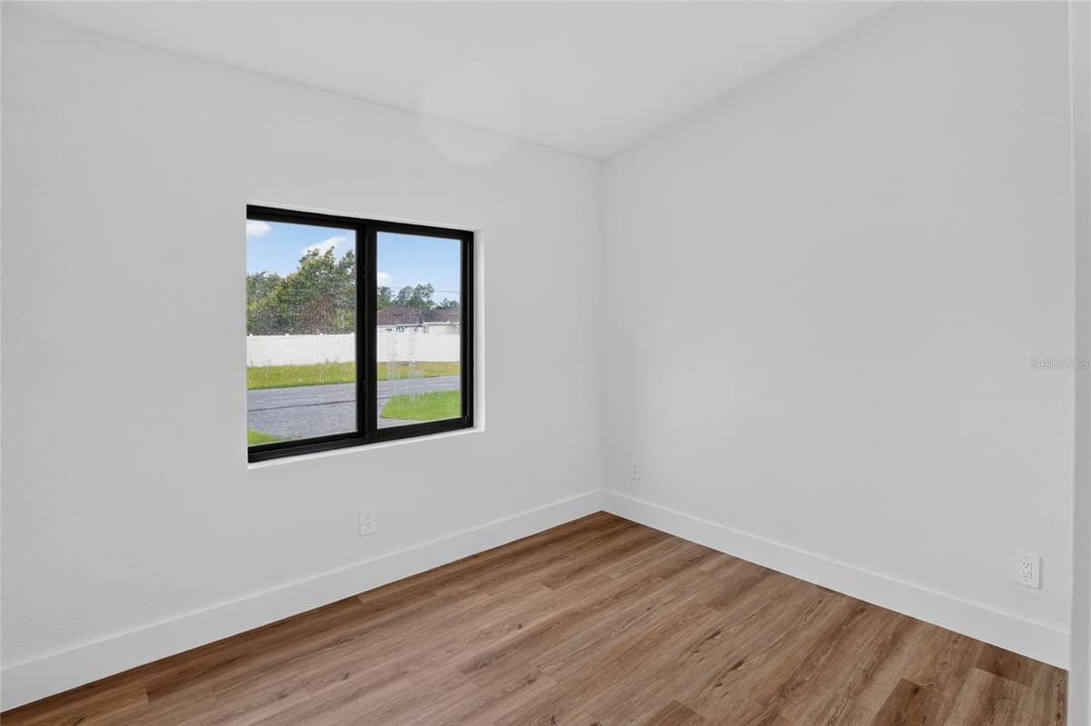 12959 35TH CIRCLE — photo 6 of 18
