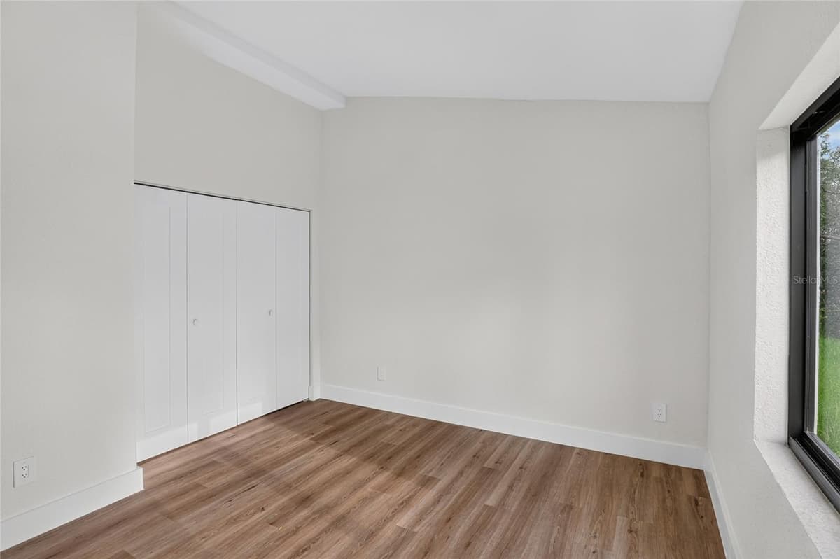 12959 35TH CIRCLE — photo 10 of 18