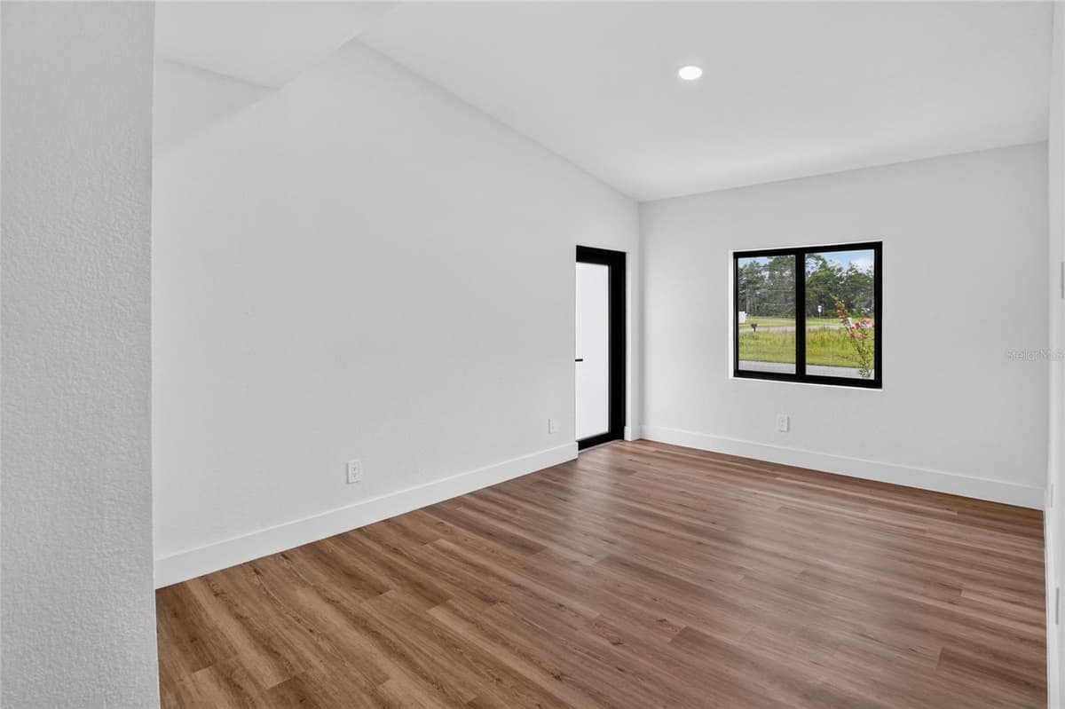 12959 35TH CIRCLE — photo 13 of 18