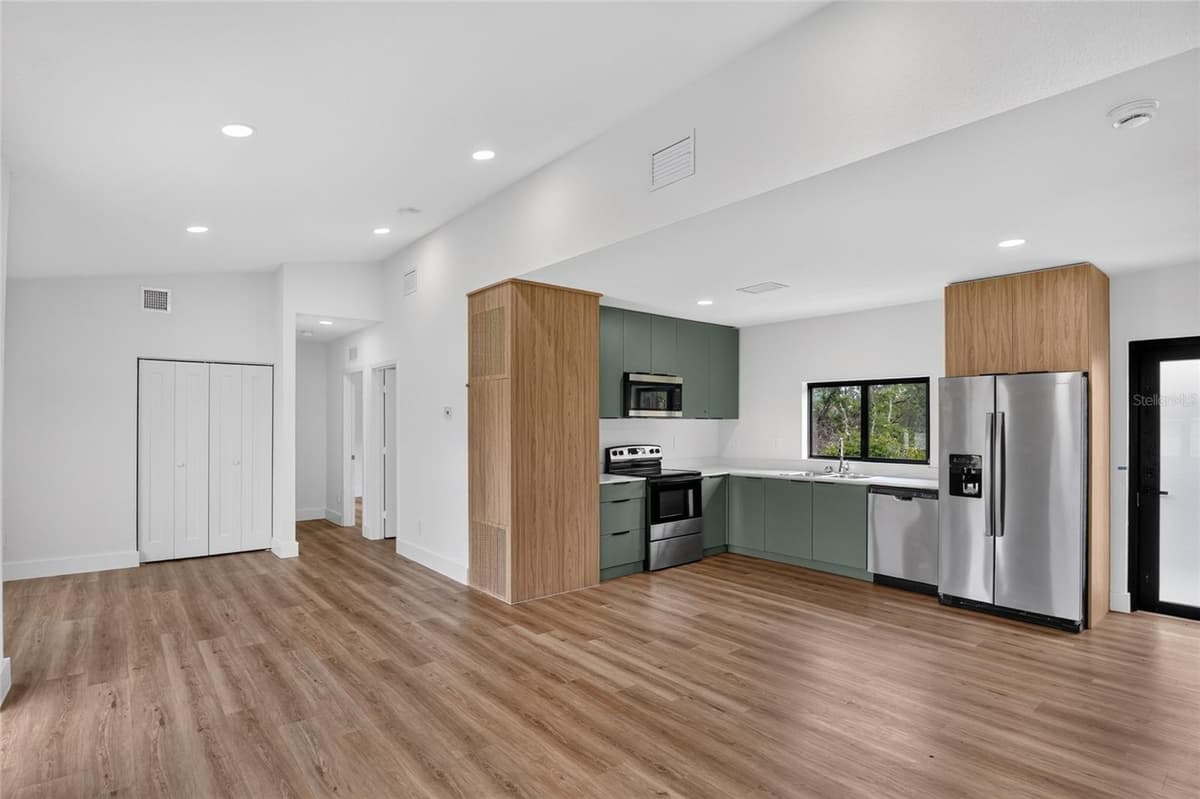 12959 35TH CIRCLE — photo 5 of 18