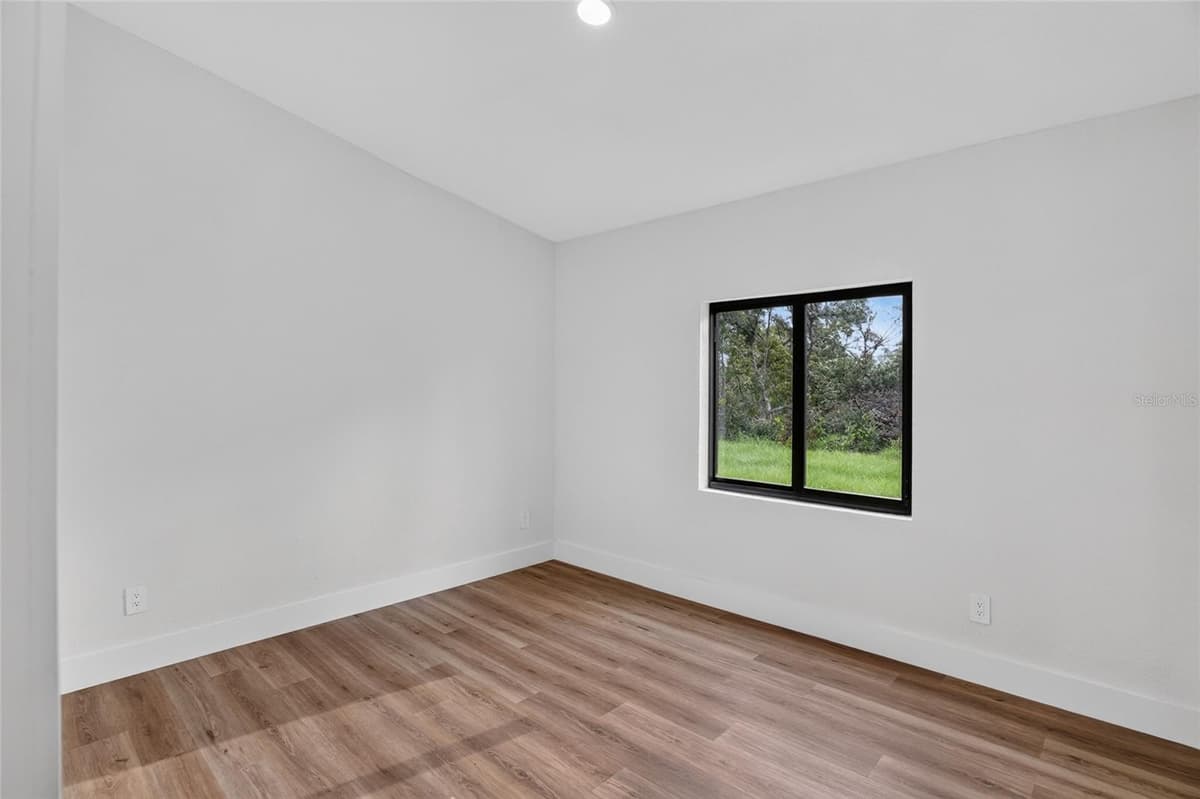 12959 35TH CIRCLE — photo 8 of 18