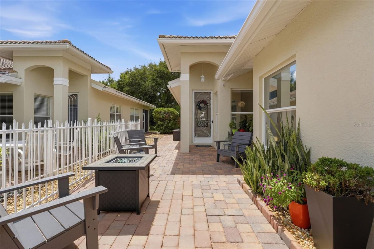 1071 TOPELIS DRIVE — photo 10 of 71