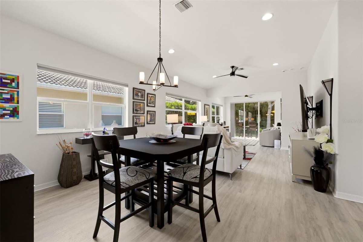 1071 TOPELIS DRIVE — photo 13 of 71
