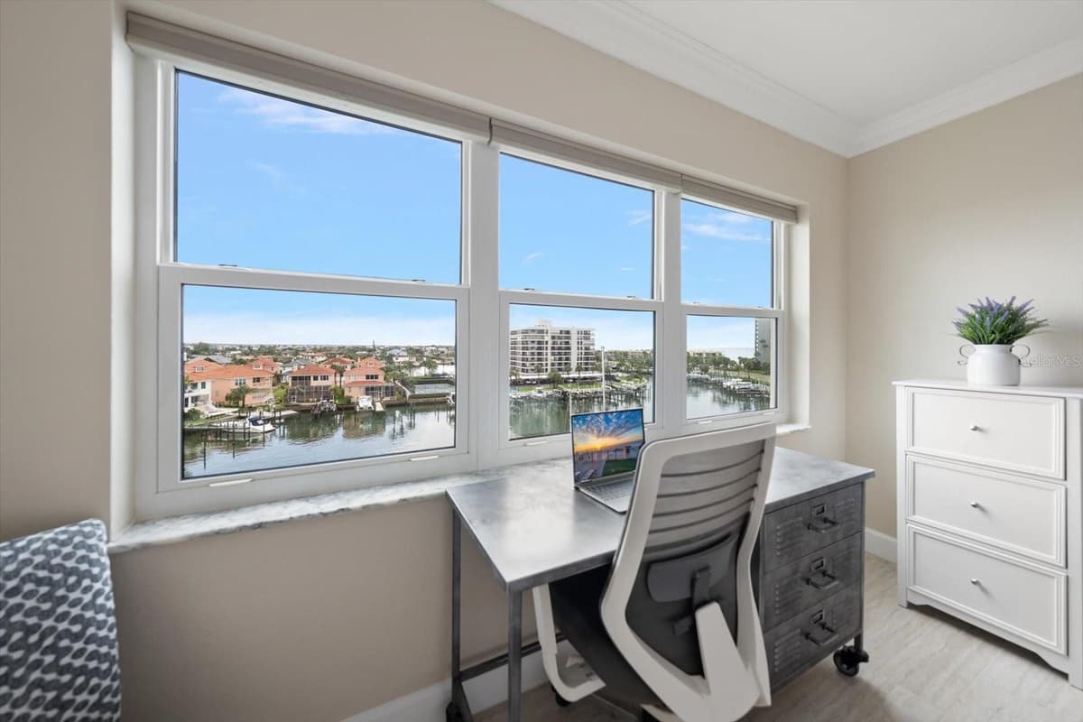 1621 GULF BOULEVARD — photo 33 of 60