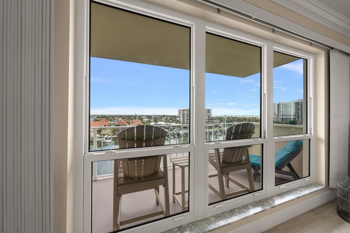 1621 GULF BOULEVARD — photo 14 of 60