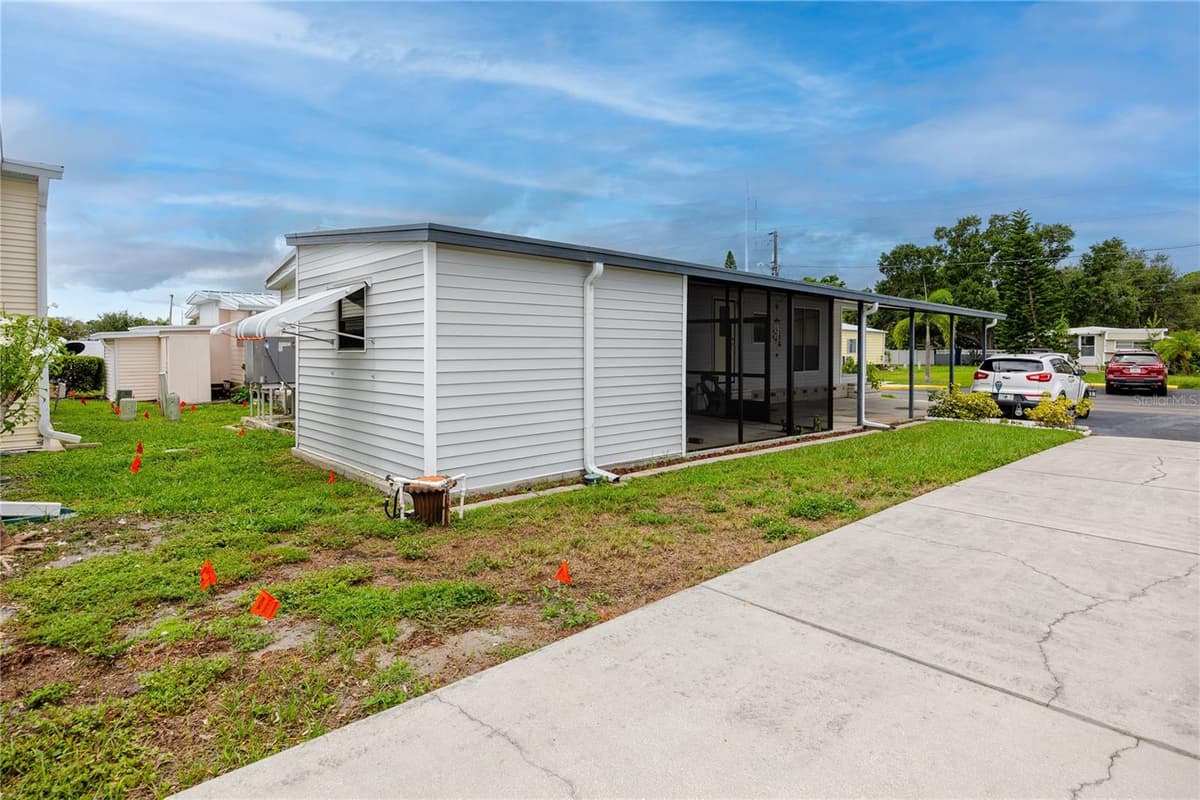 6821 AMERICANA DRIVE — photo 3 of 59