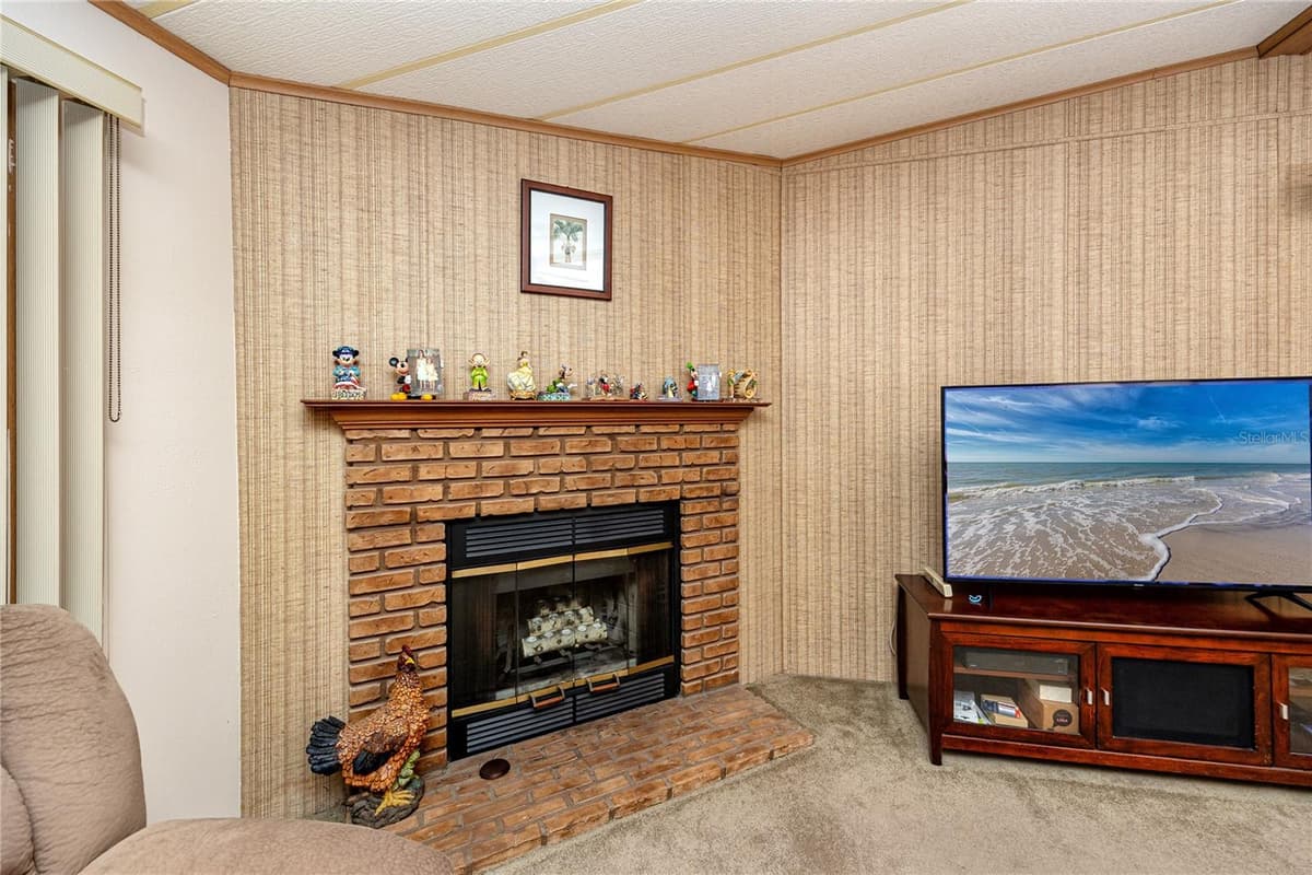 6821 AMERICANA DRIVE — photo 15 of 59