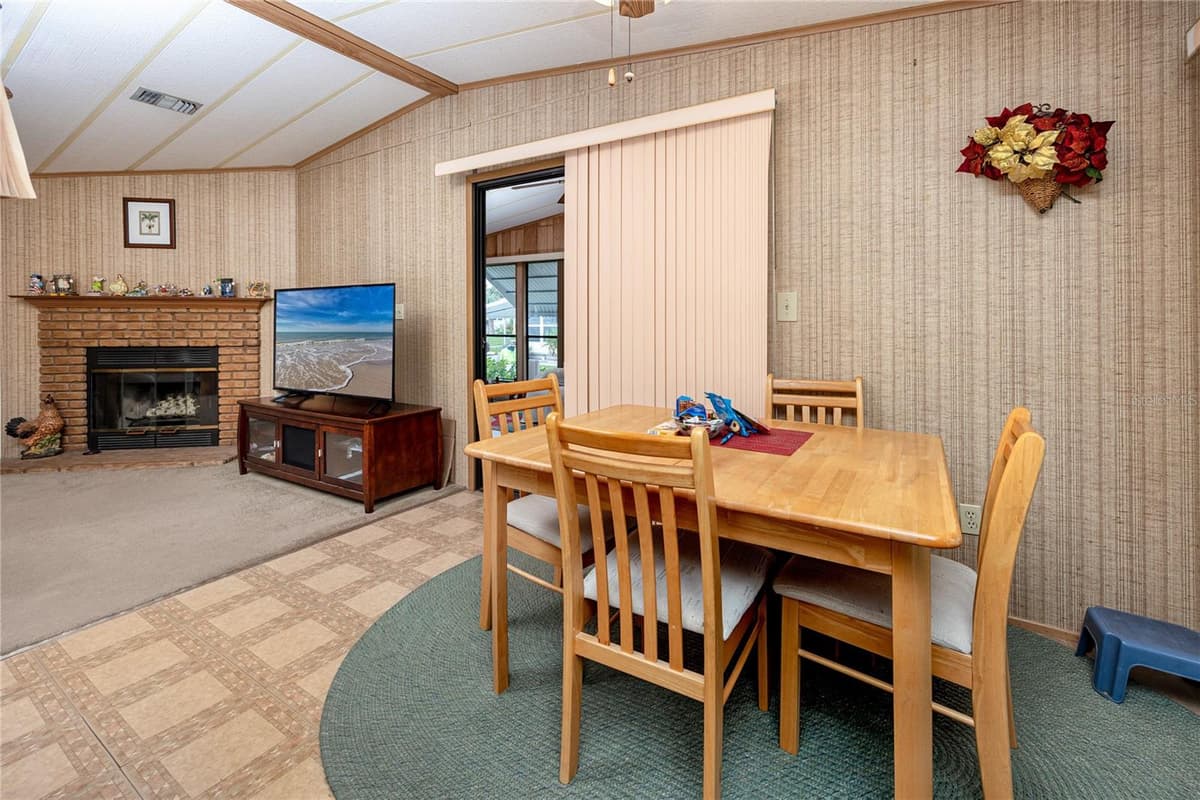 6821 AMERICANA DRIVE — photo 17 of 59