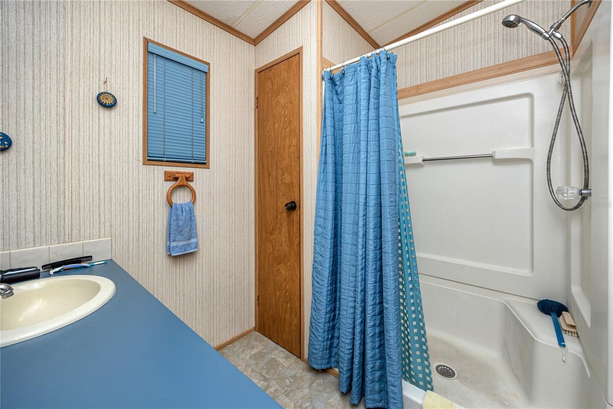 6821 AMERICANA DRIVE — photo 31 of 59