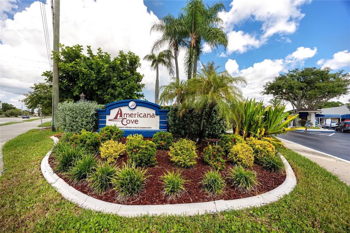 6821 AMERICANA DRIVE — photo 32 of 59