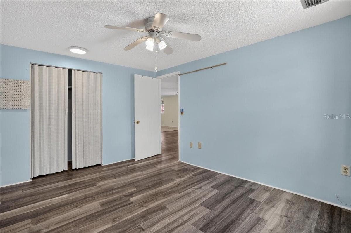 524 SPRING AVENUE — photo 13 of 38