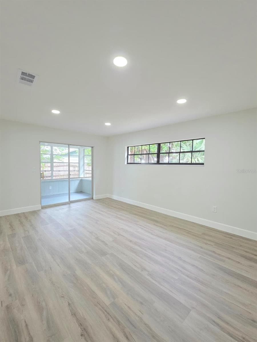 1405 COUNTRY CLUB BOULEVARD — photo 11 of 22