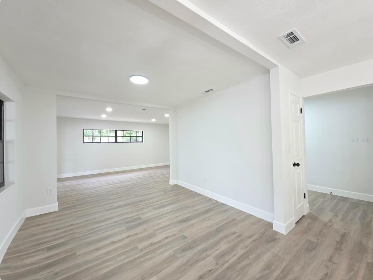 1405 COUNTRY CLUB BOULEVARD — photo 18 of 22