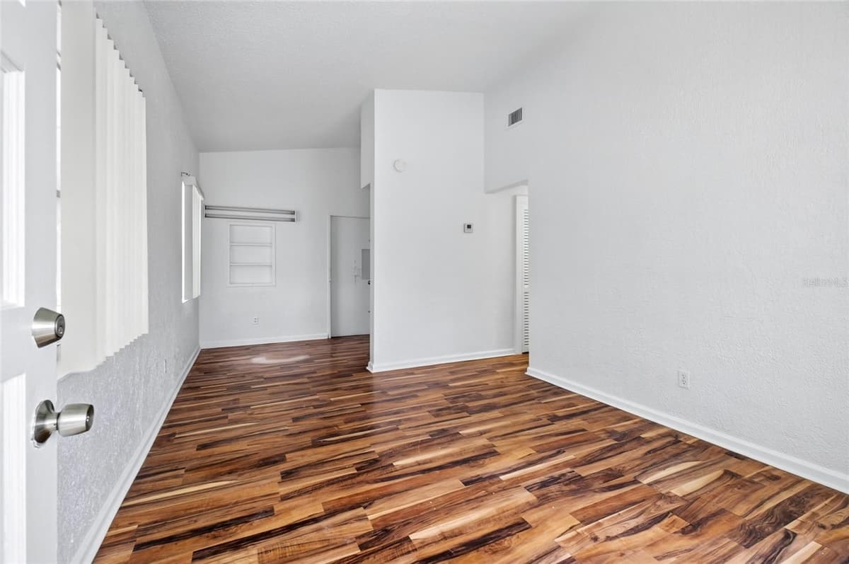 1317 PINE HILLS ROAD — photo 4 of 25