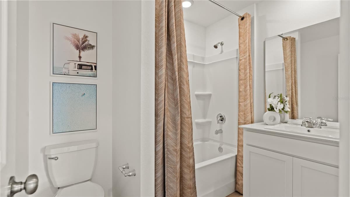 587 ARTEMIS STREET — photo 8 of 22