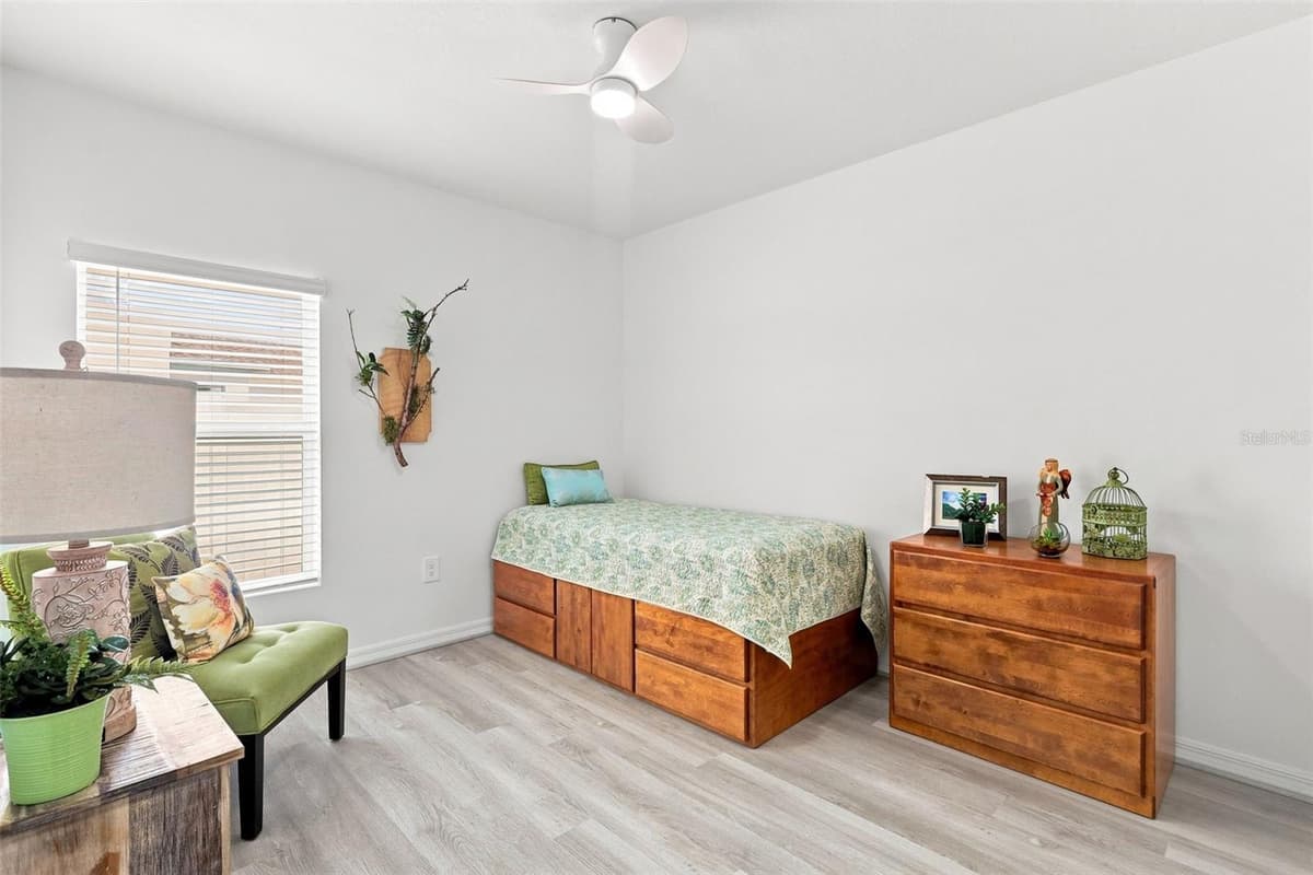 124 CITRINE LOOP — photo 10 of 19