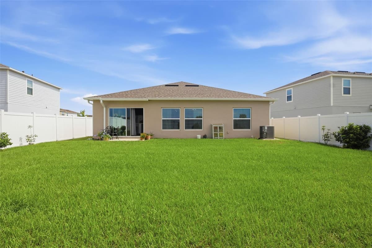 124 CITRINE LOOP — photo 18 of 19