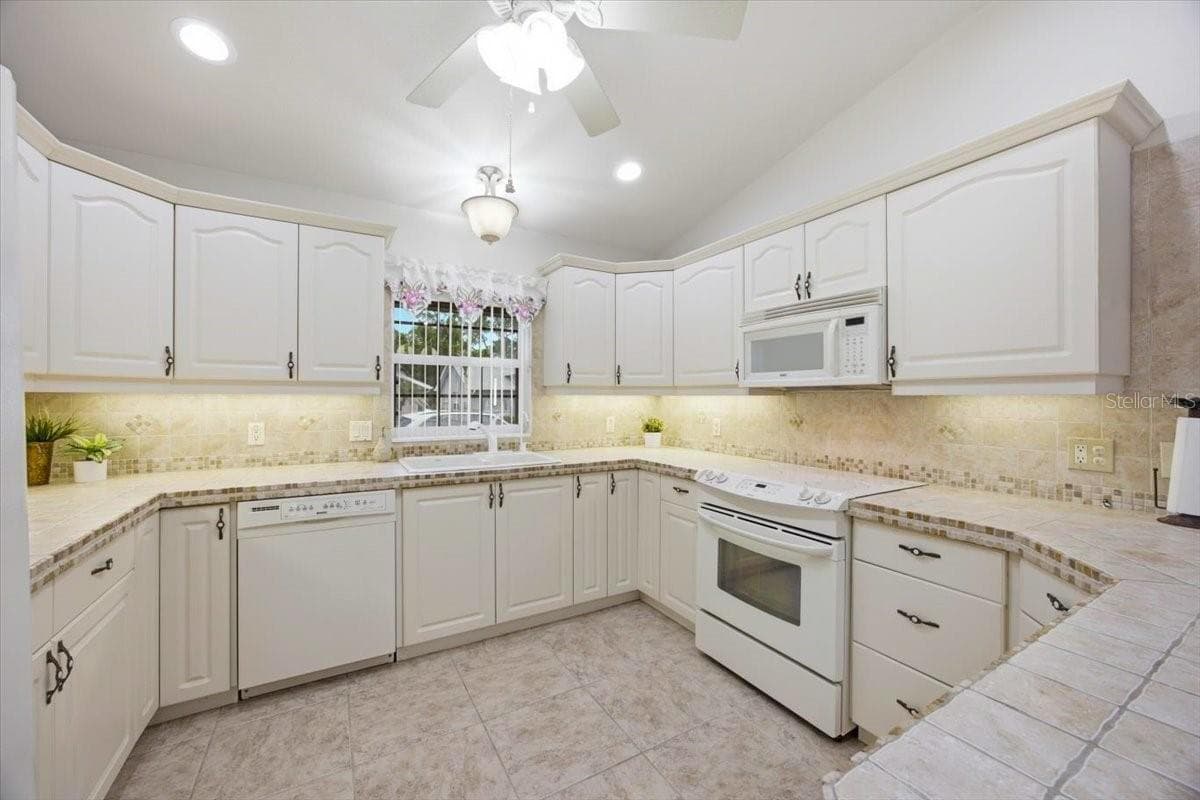 477 SWEETWATER WAY — photo 3 of 42