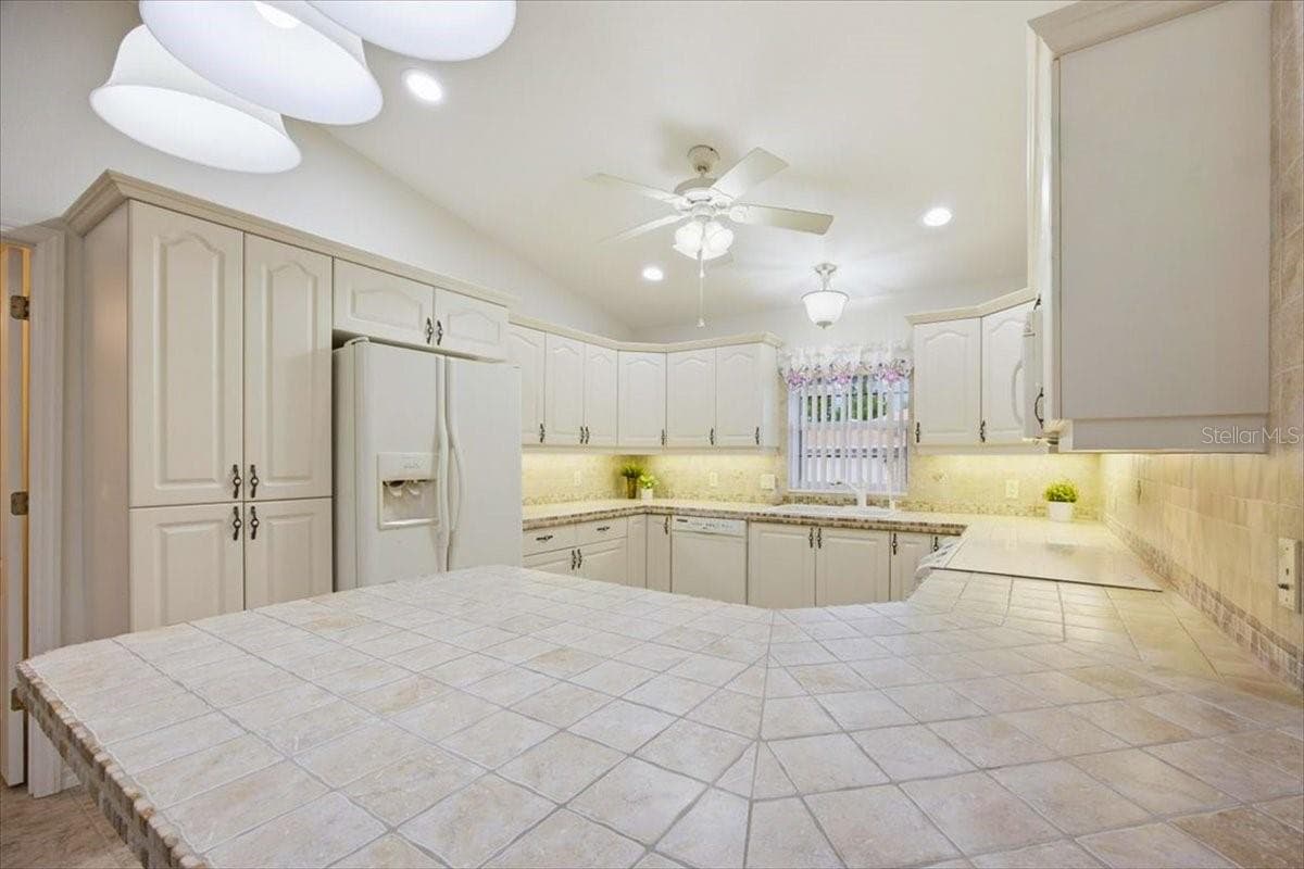 477 SWEETWATER WAY — photo 4 of 42