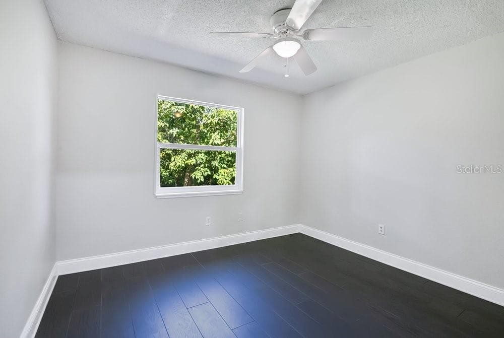156 LAKE DRIVE — photo 17 of 30