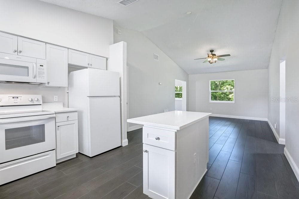 156 LAKE DRIVE — photo 6 of 30
