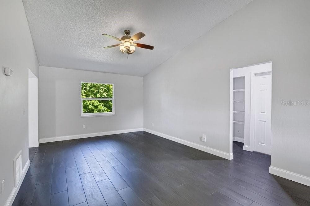 156 LAKE DRIVE — photo 10 of 30