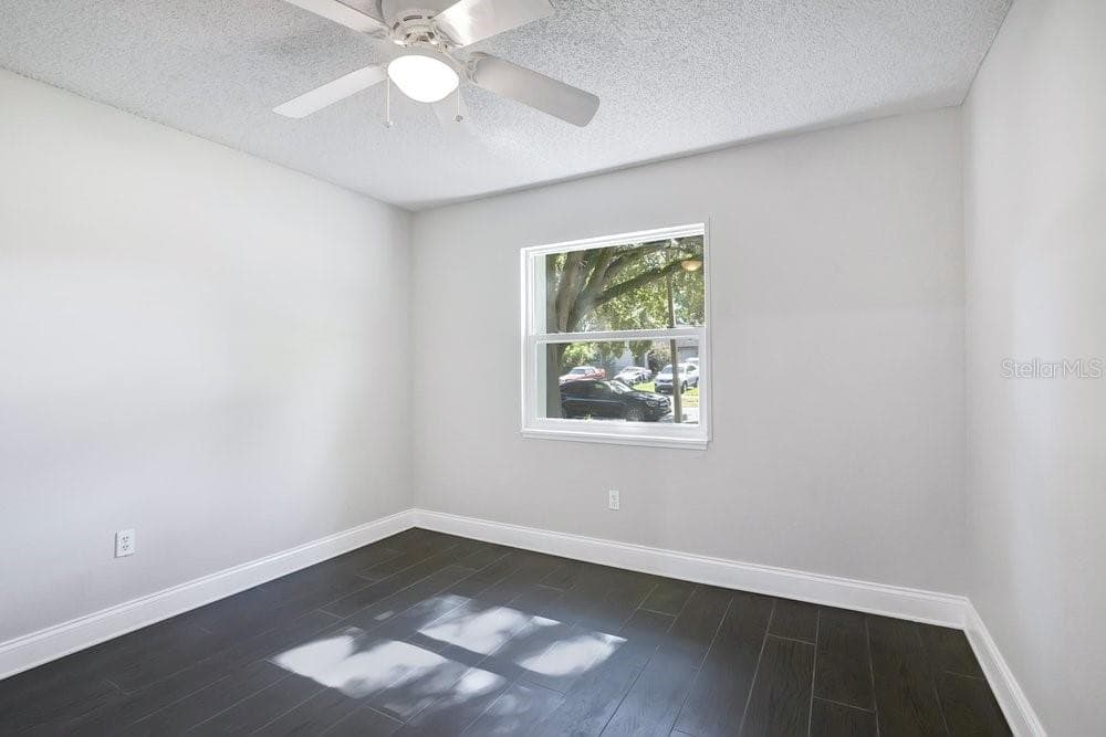 156 LAKE DRIVE — photo 15 of 30