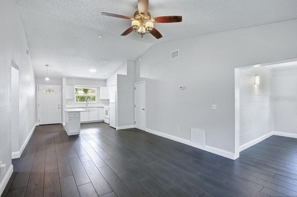 156 LAKE DRIVE — photo 13 of 30