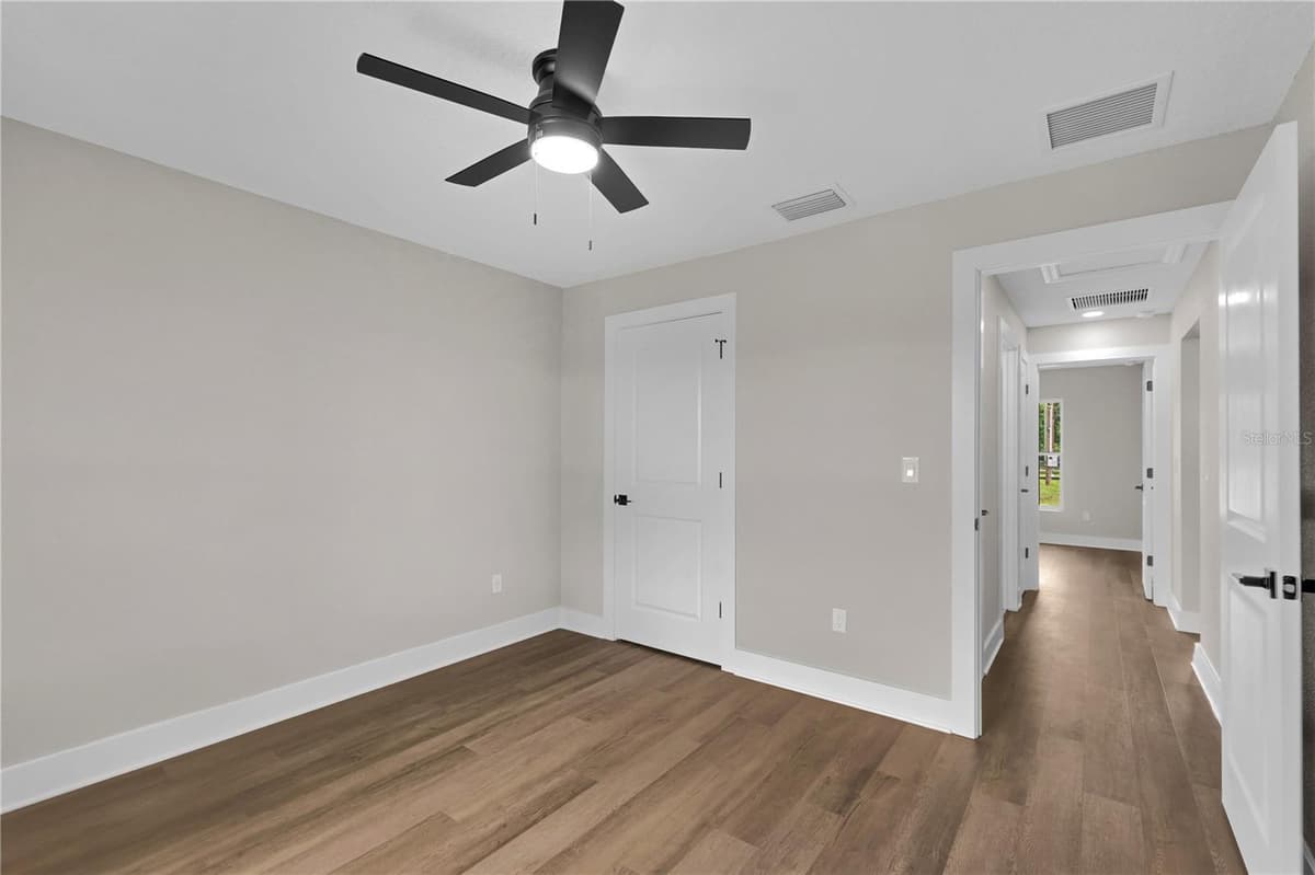 1173 W C 476 — photo 23 of 31