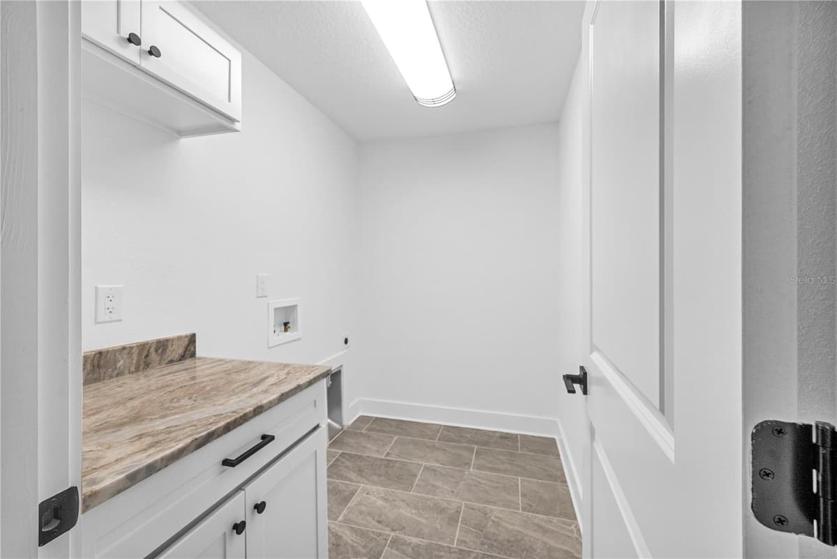 1173 W C 476 — photo 20 of 31