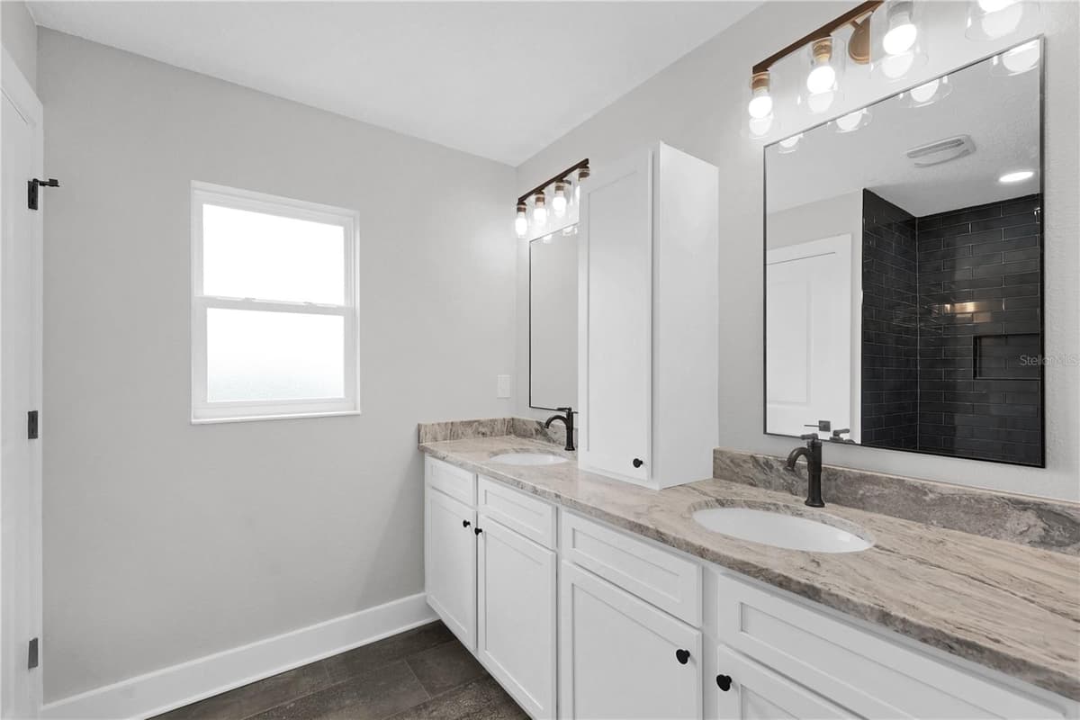 1173 W C 476 — photo 18 of 31