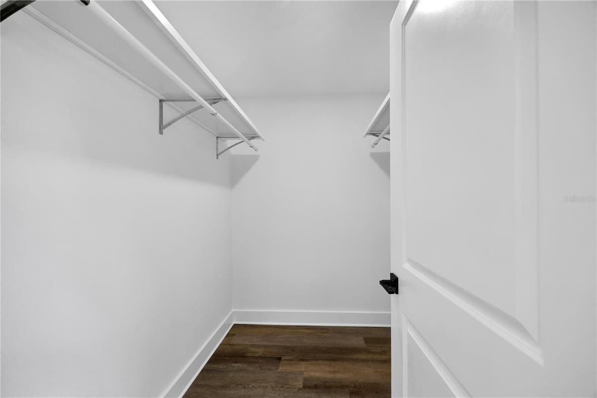 1173 W C 476 — photo 19 of 31