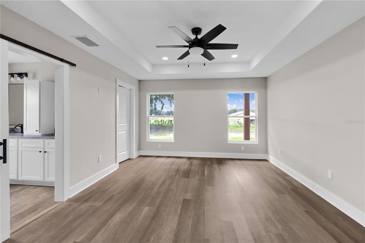 1173 W C 476 — photo 13 of 31
