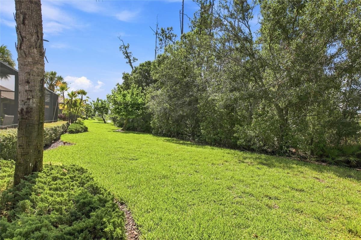 9295 TRIESTE DRIVE — photo 12 of 78