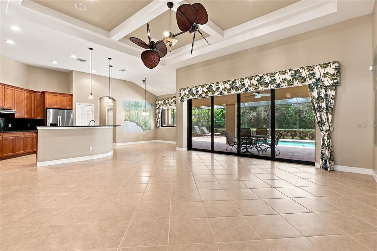 9295 TRIESTE DRIVE — photo 32 of 78