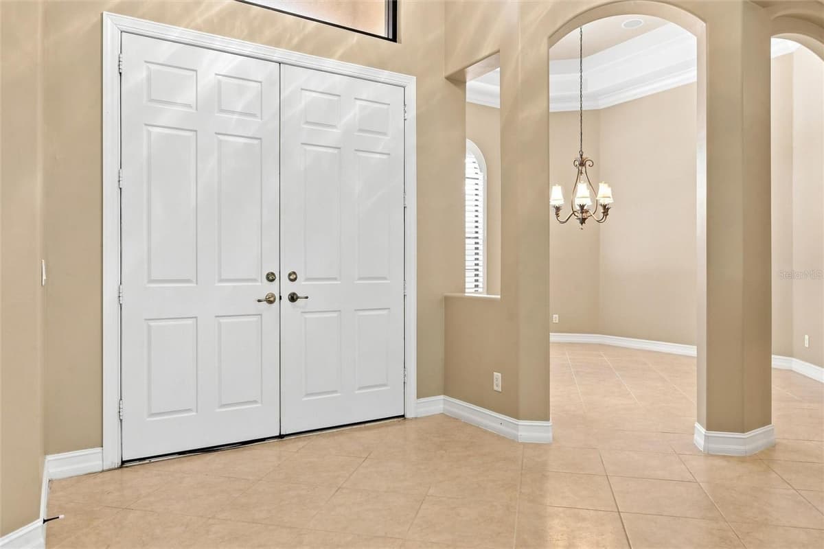 9295 TRIESTE DRIVE — photo 17 of 78