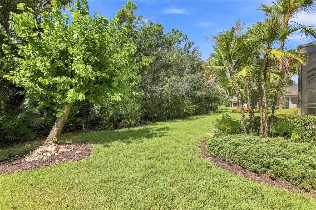 9295 TRIESTE DRIVE — photo 11 of 78