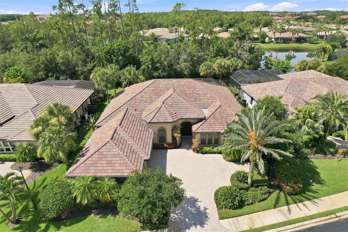 9295 TRIESTE DRIVE — photo 9 of 78