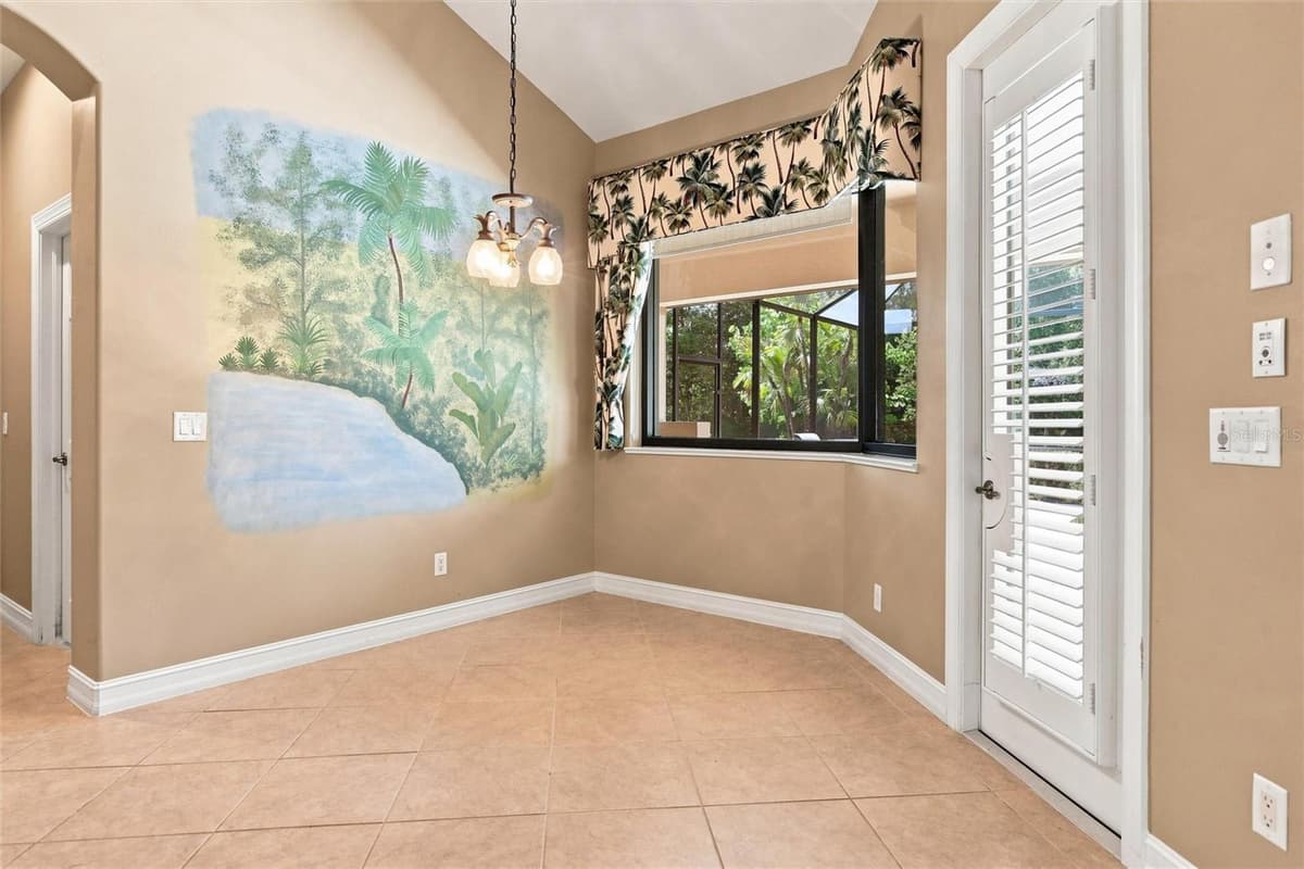 9295 TRIESTE DRIVE — photo 36 of 78