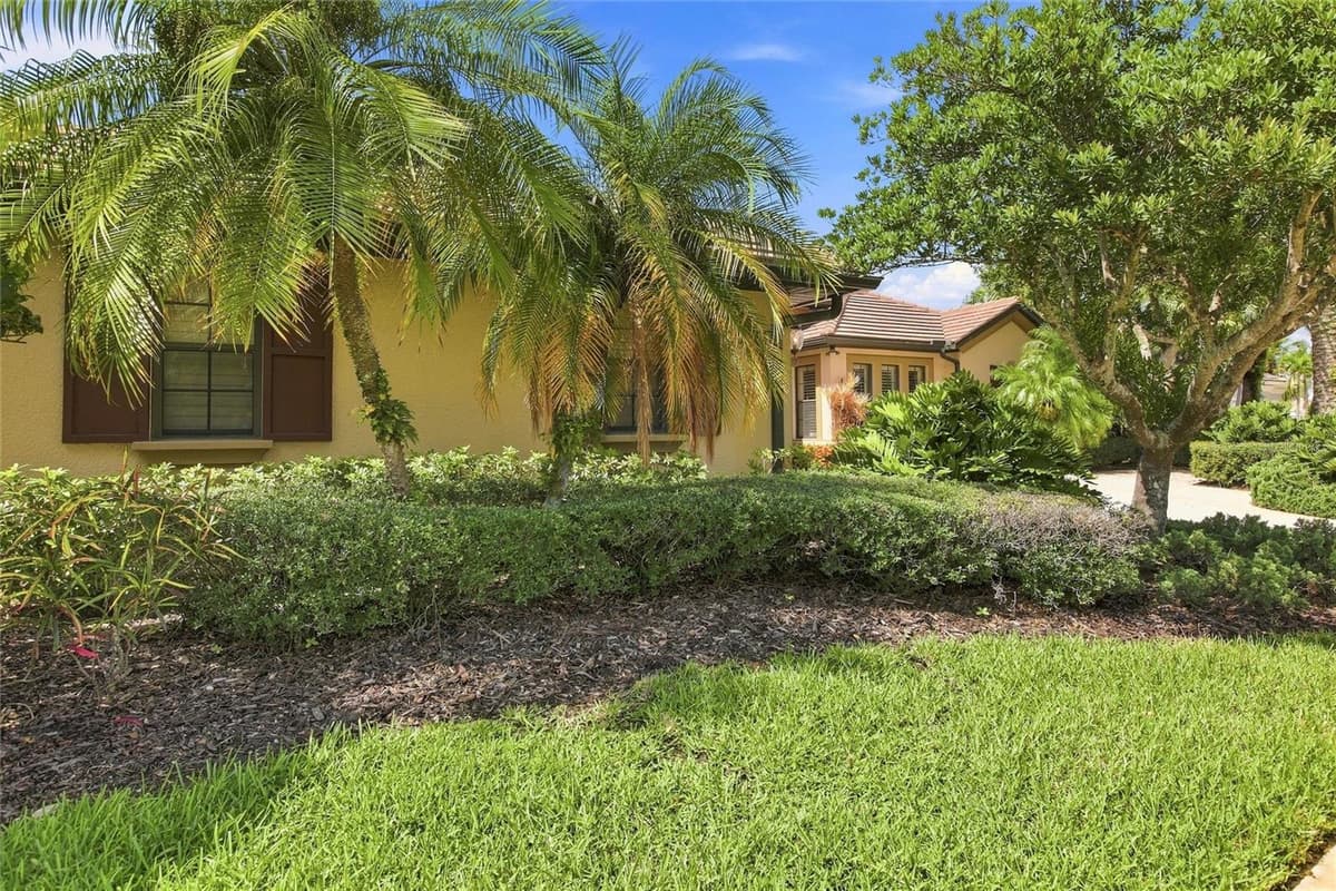 9295 TRIESTE DRIVE — photo 8 of 78