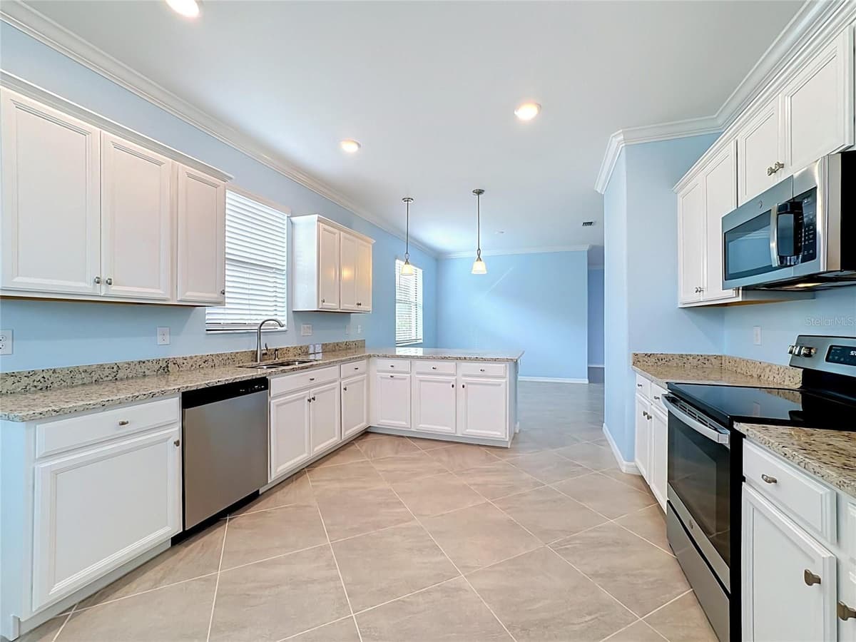 10185 COLUBRINA DRIVE — photo 15 of 59